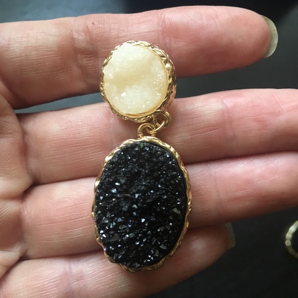 Anthro Druzy Quartz Earrings in Black - Picture 4 of 5
